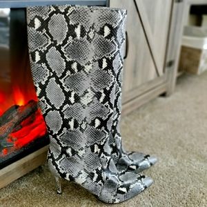 Nine West knee high heel boots size 11